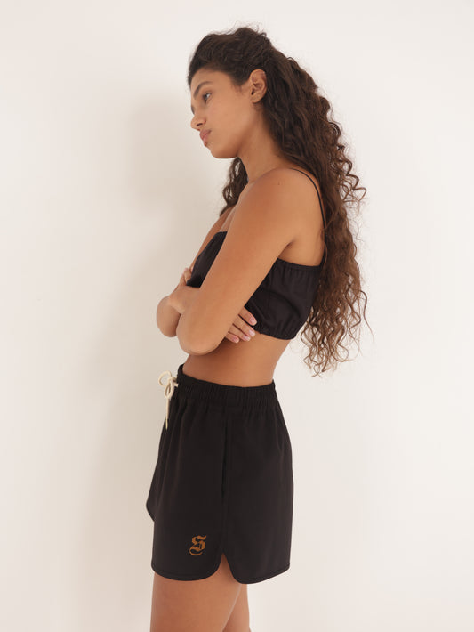 Tailor-made sporty shorts