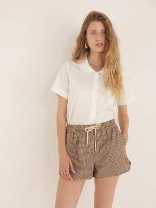 Tailor-made sporty shorts