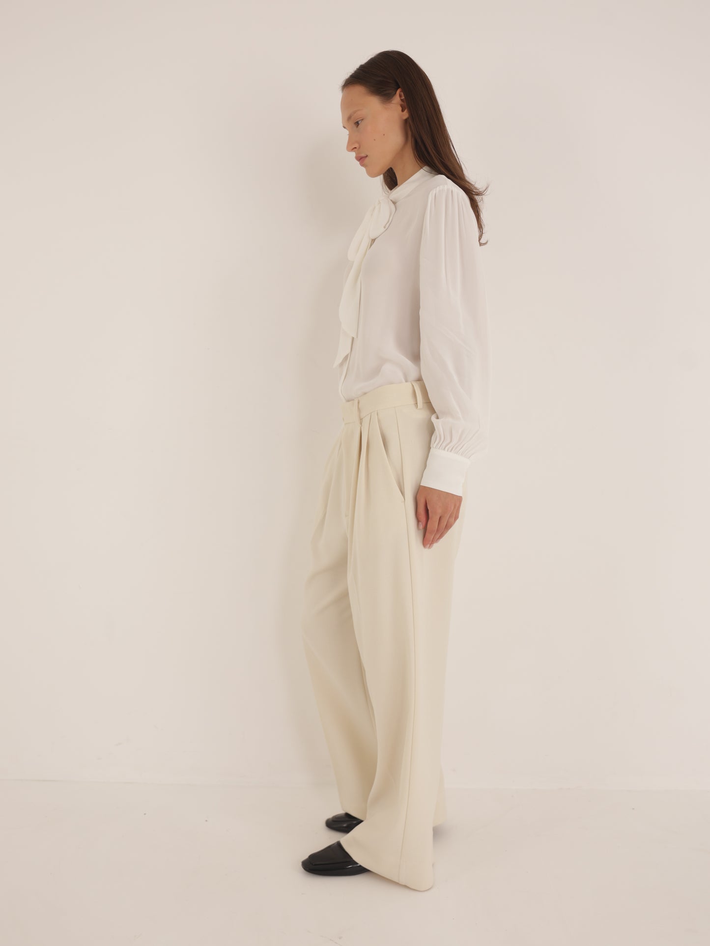 Tailor-made flare pants