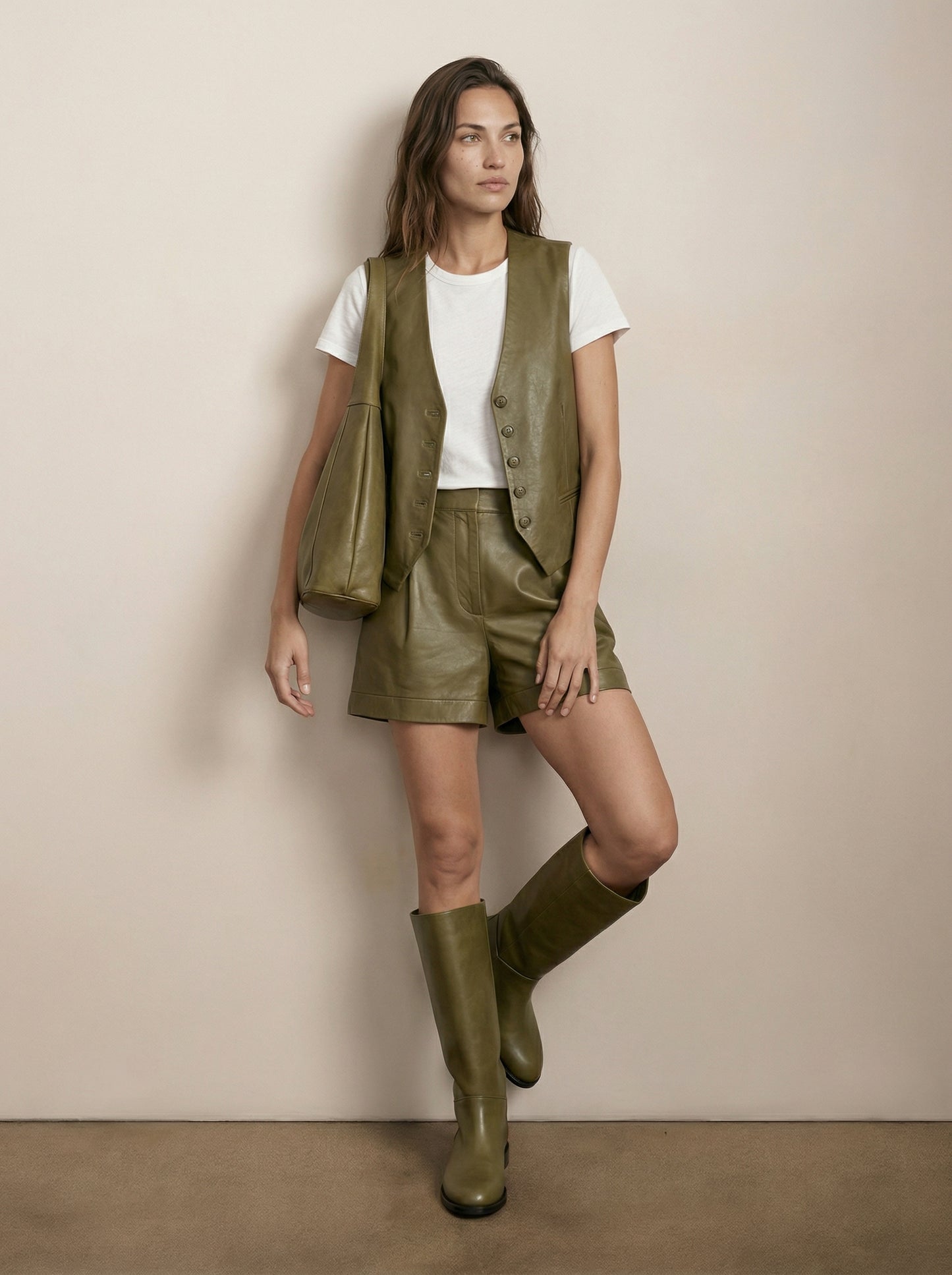 מכנס עור קצר