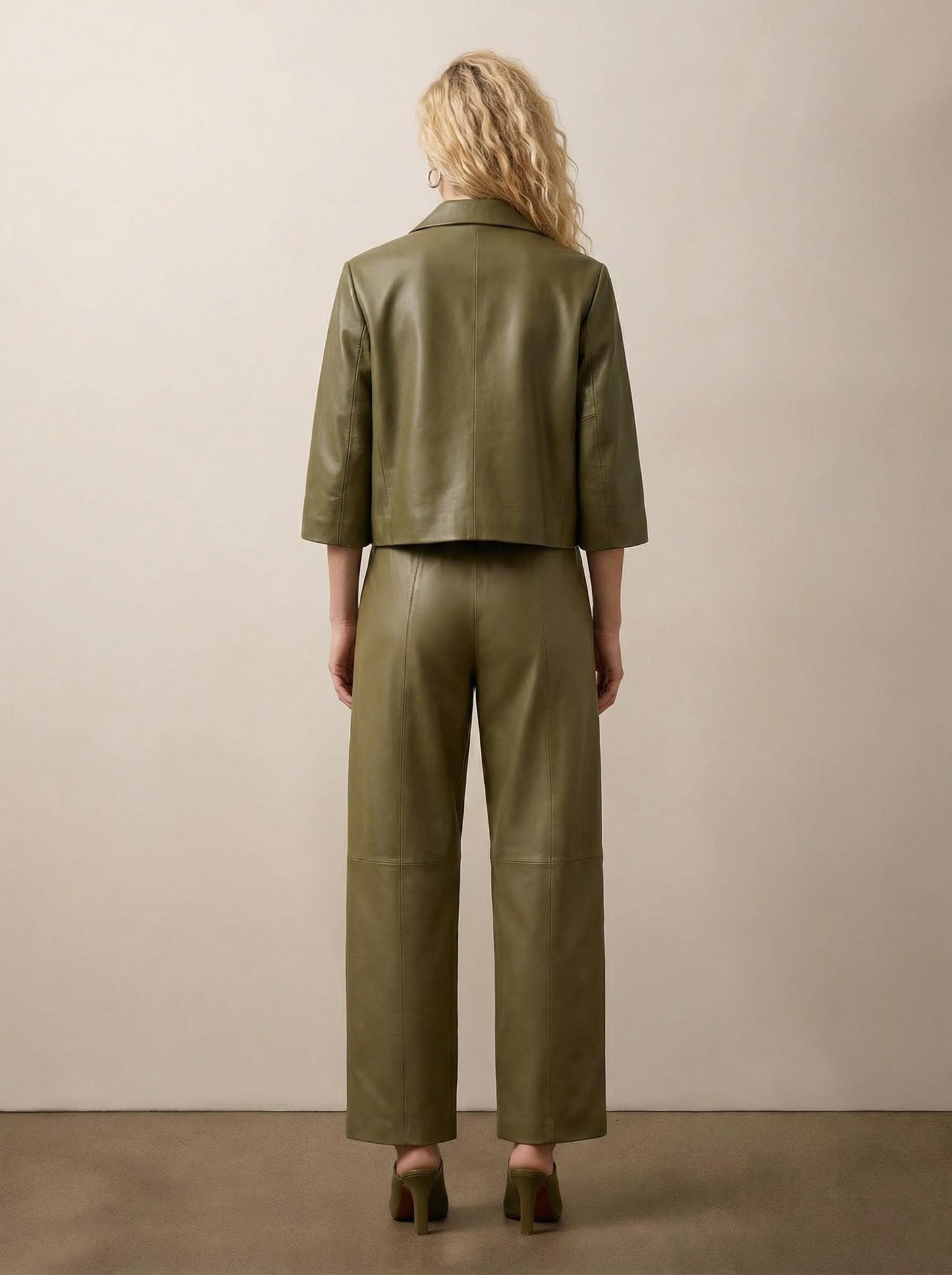 מכנס עור רגל רחבה