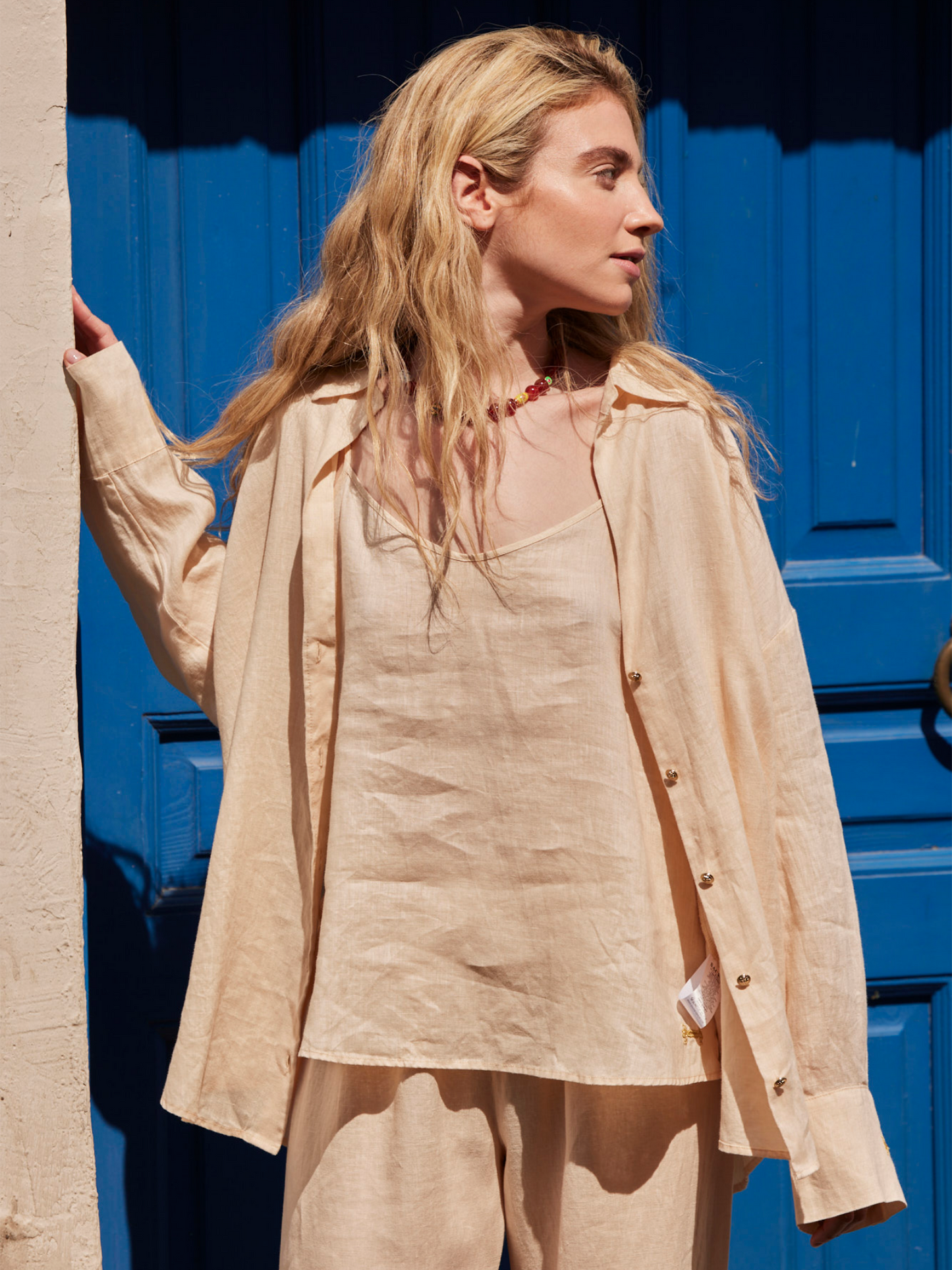 Buttoned linen shirt