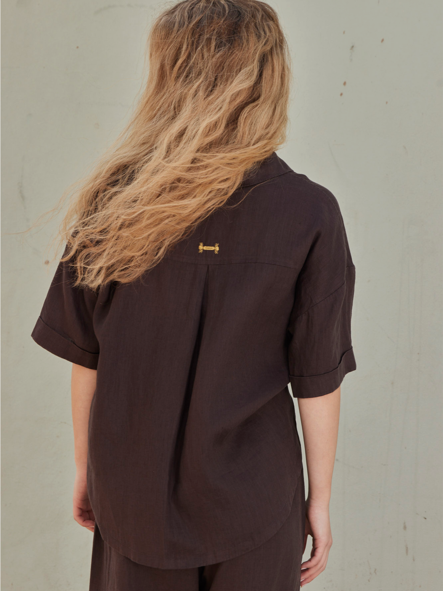 Short cropped linen shirt