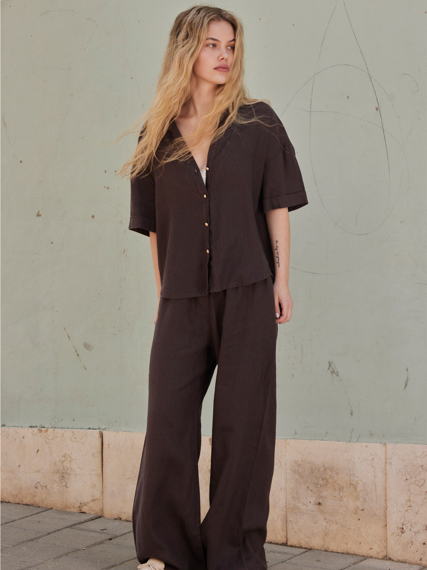 Short cropped linen shirt