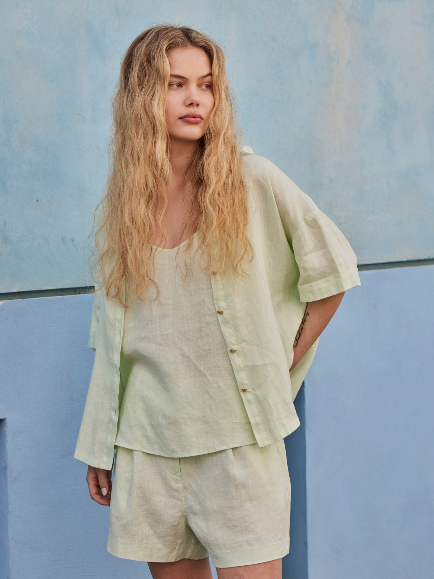 Short cropped linen shirt