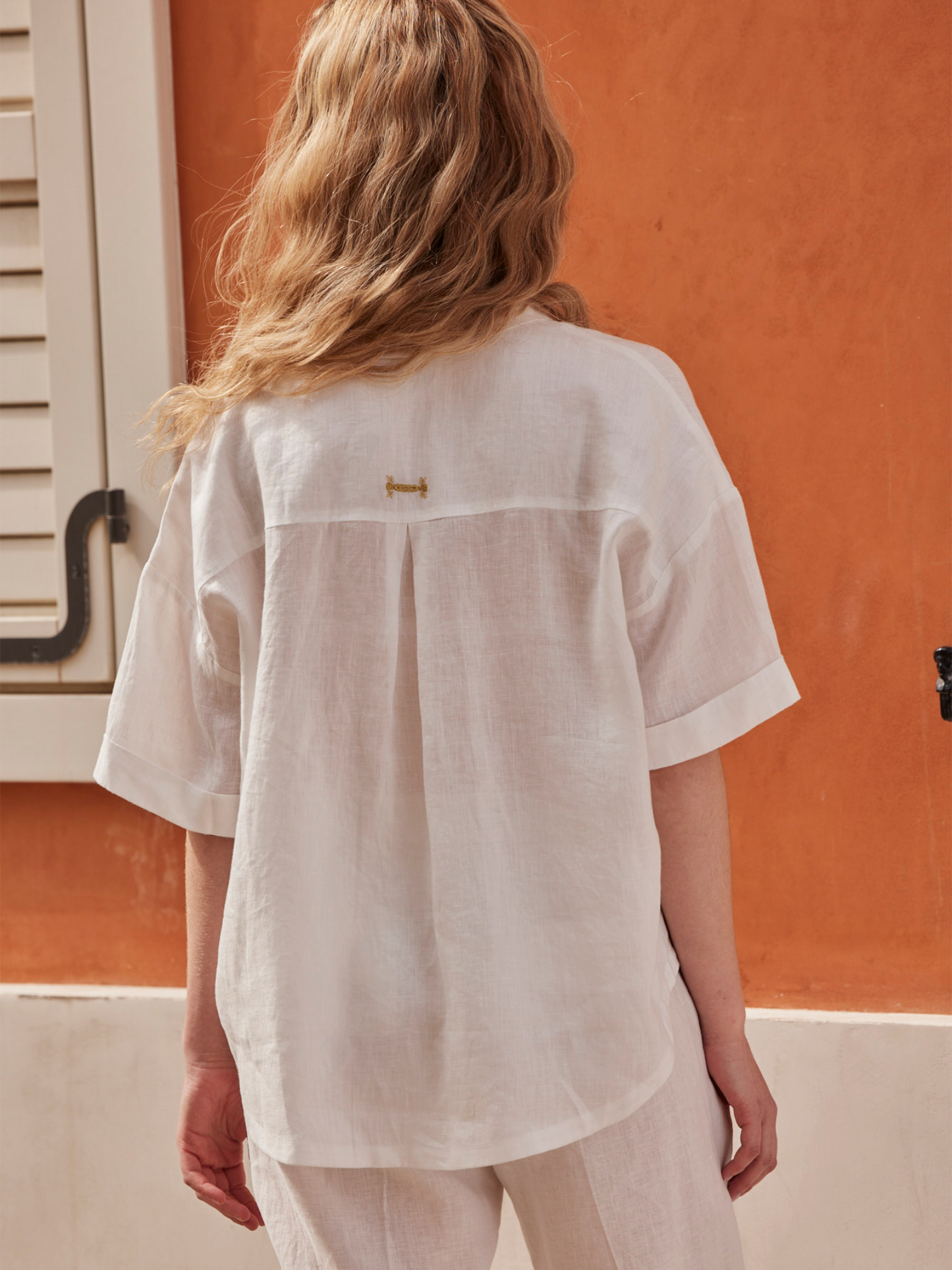 Short cropped linen shirt