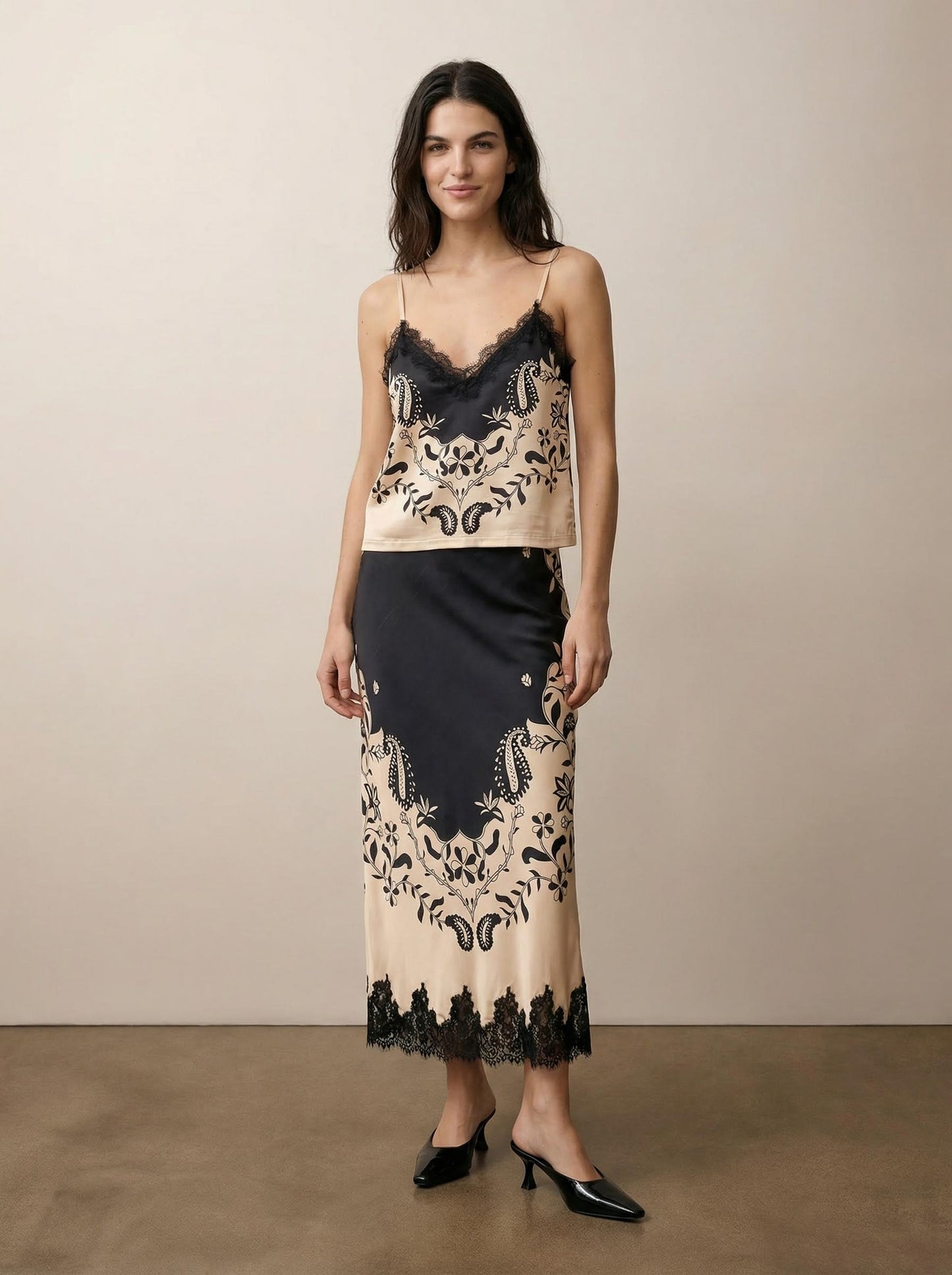 Long skirt with lace combination