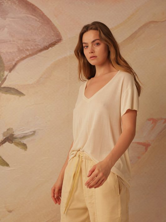 חולצת סריג וי