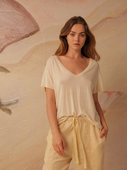 חולצת סריג וי