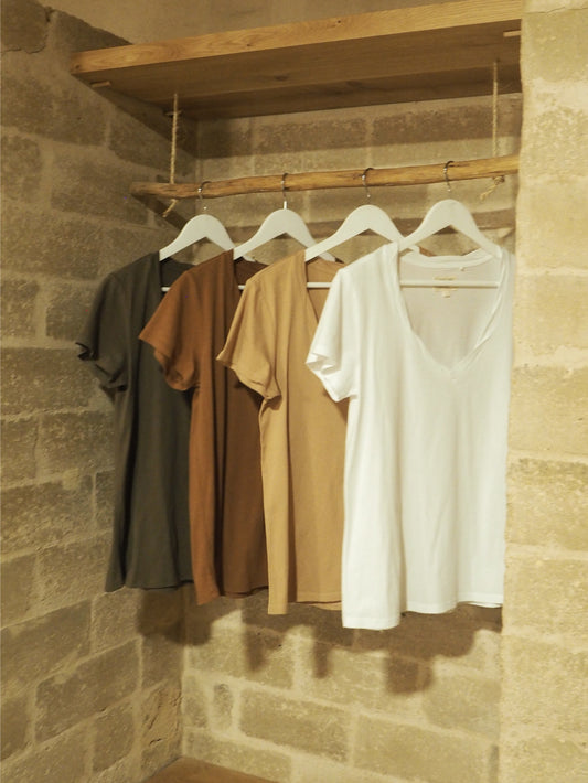 V-neck Shirt Turned sleeve