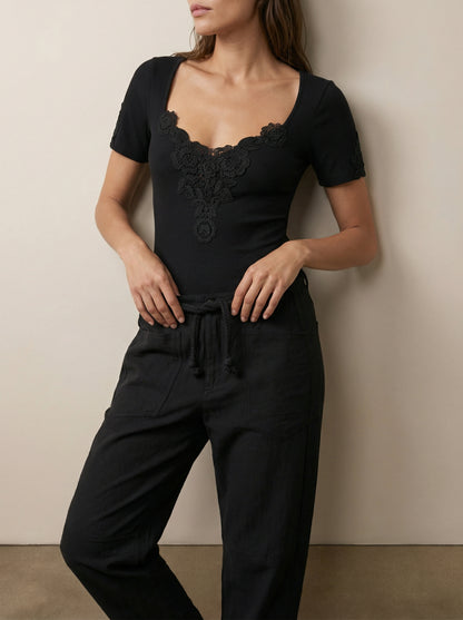 Barrel pants with drawstring belt