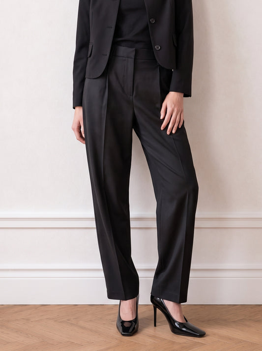 Tailored trousers with pockets