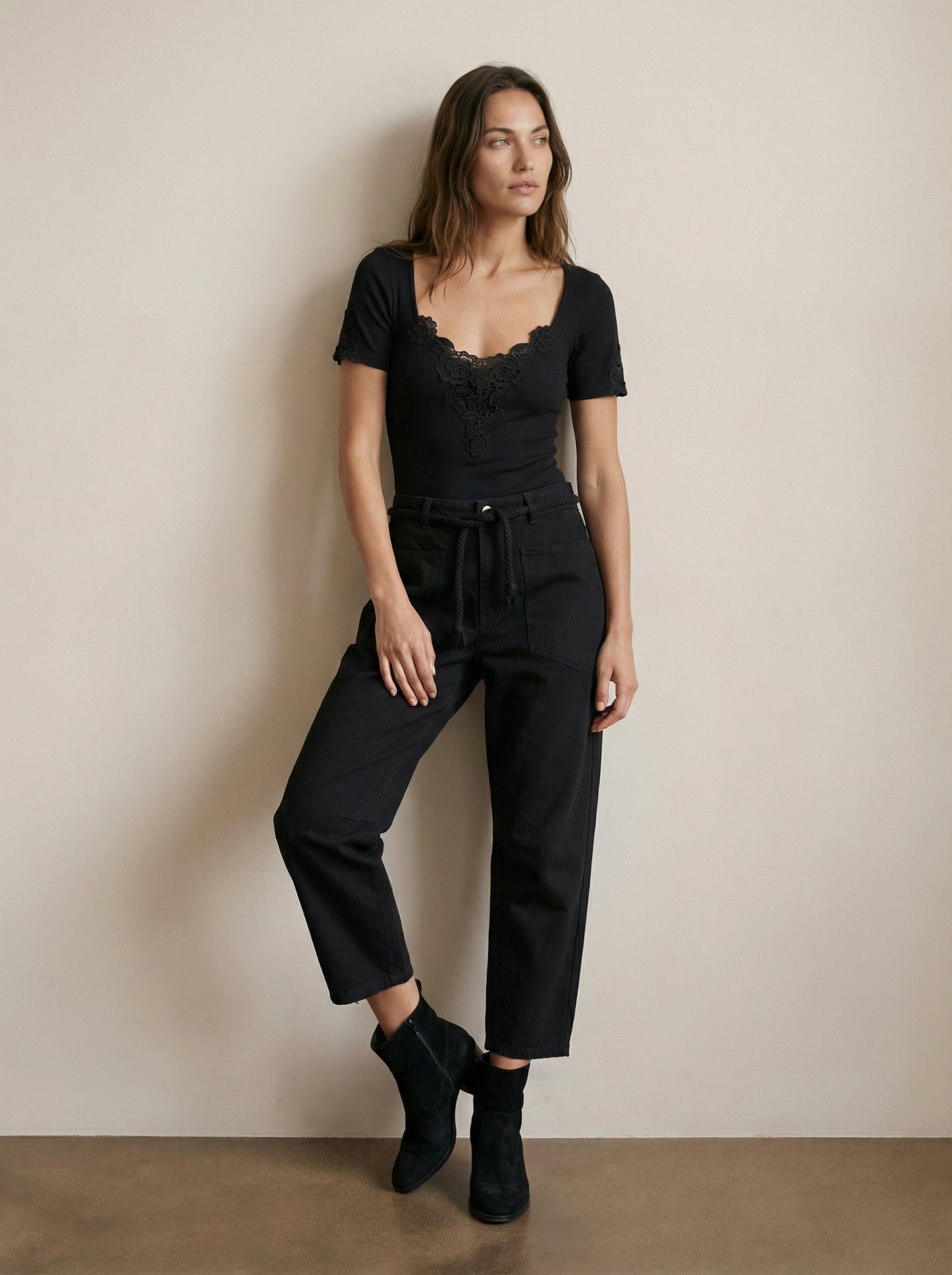 Barrel pants with drawstring belt