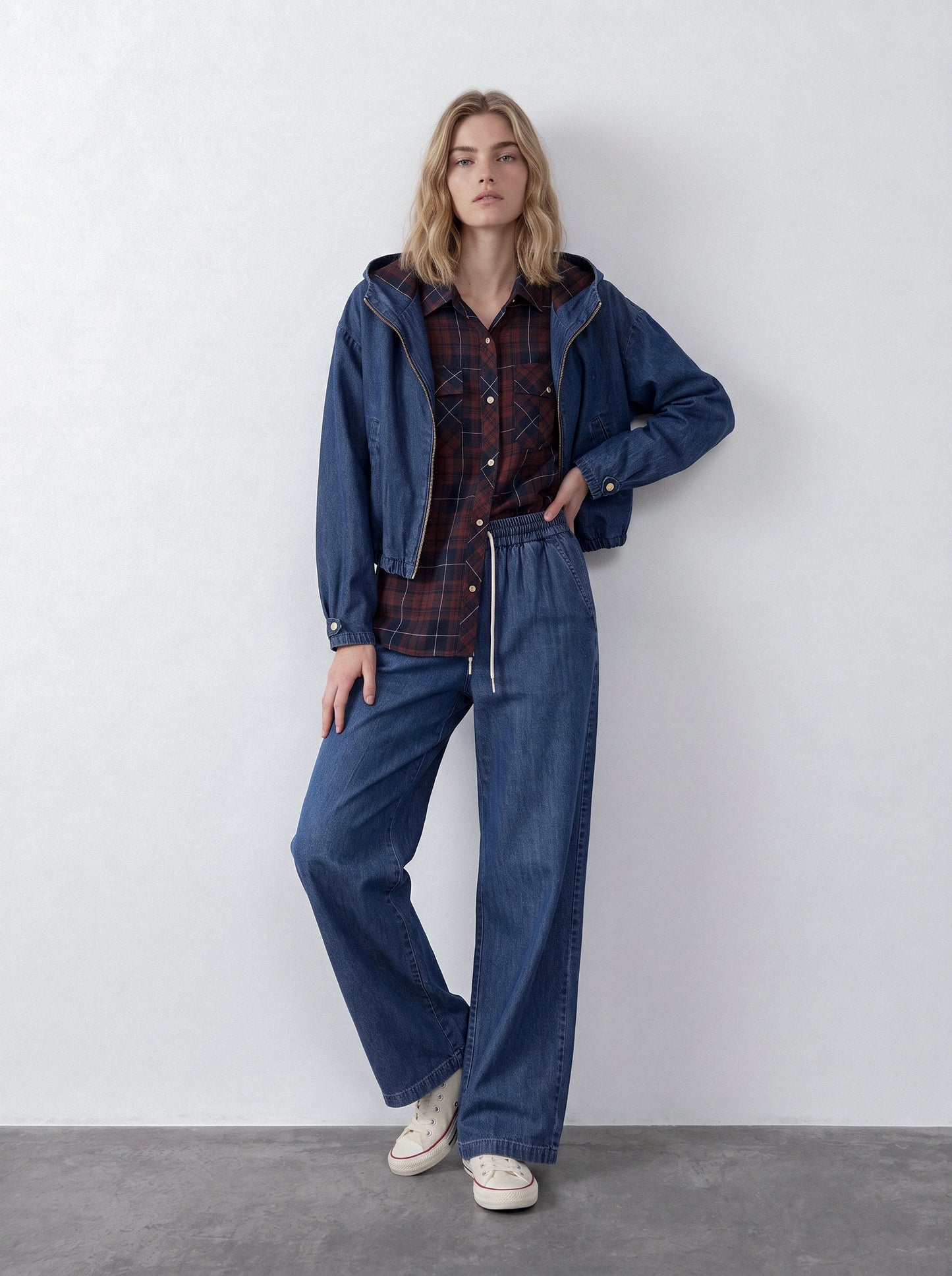 Embroidered elastic-waist trousers