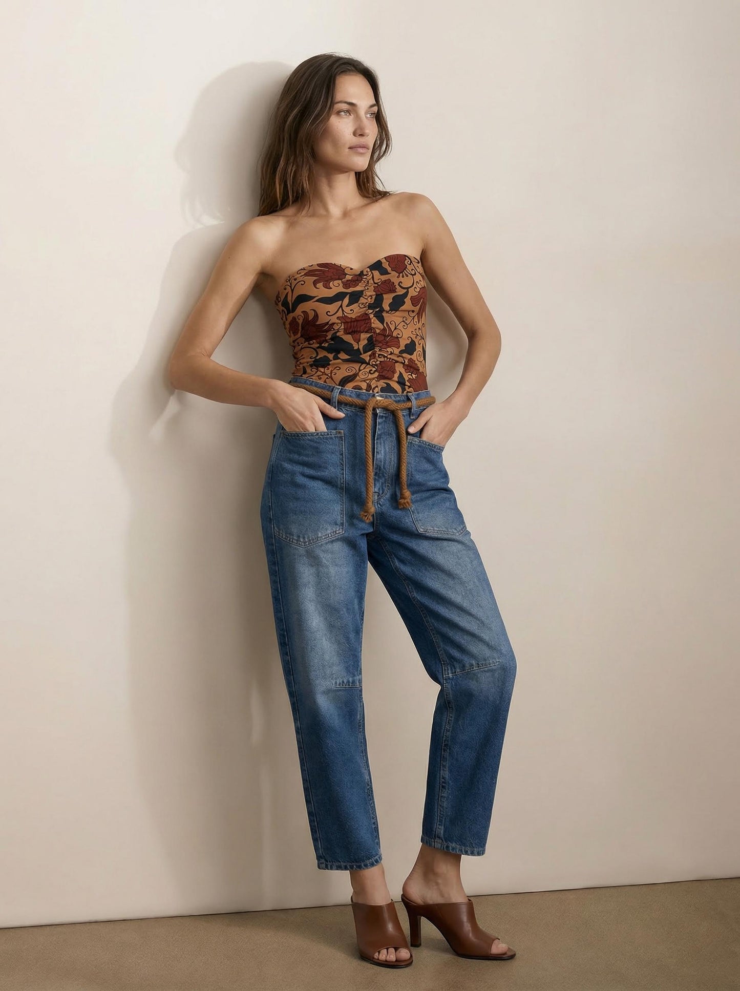 ג'ינס עם חגורה