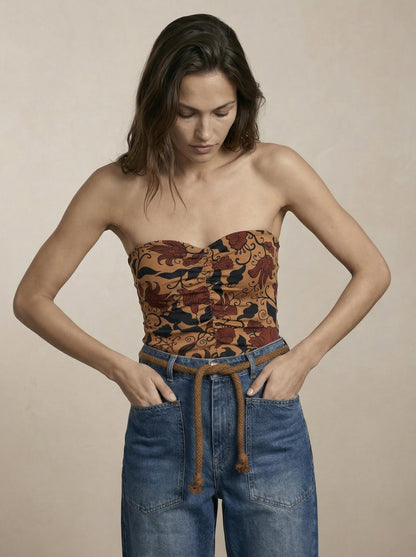 ג'ינס עם חגורה