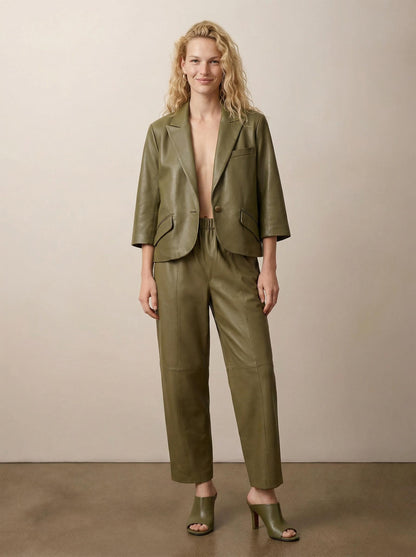 מכנס עור רגל רחבה