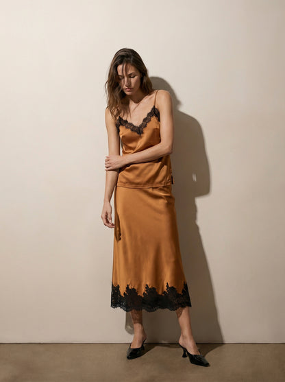 Long skirt with lace combination