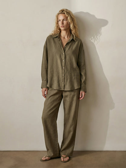 חולצת פשתן מכופתרת קלאסית