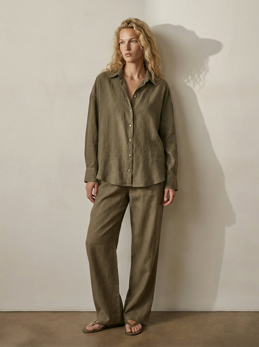 חולצת פשתן מכופתרת קלאסית