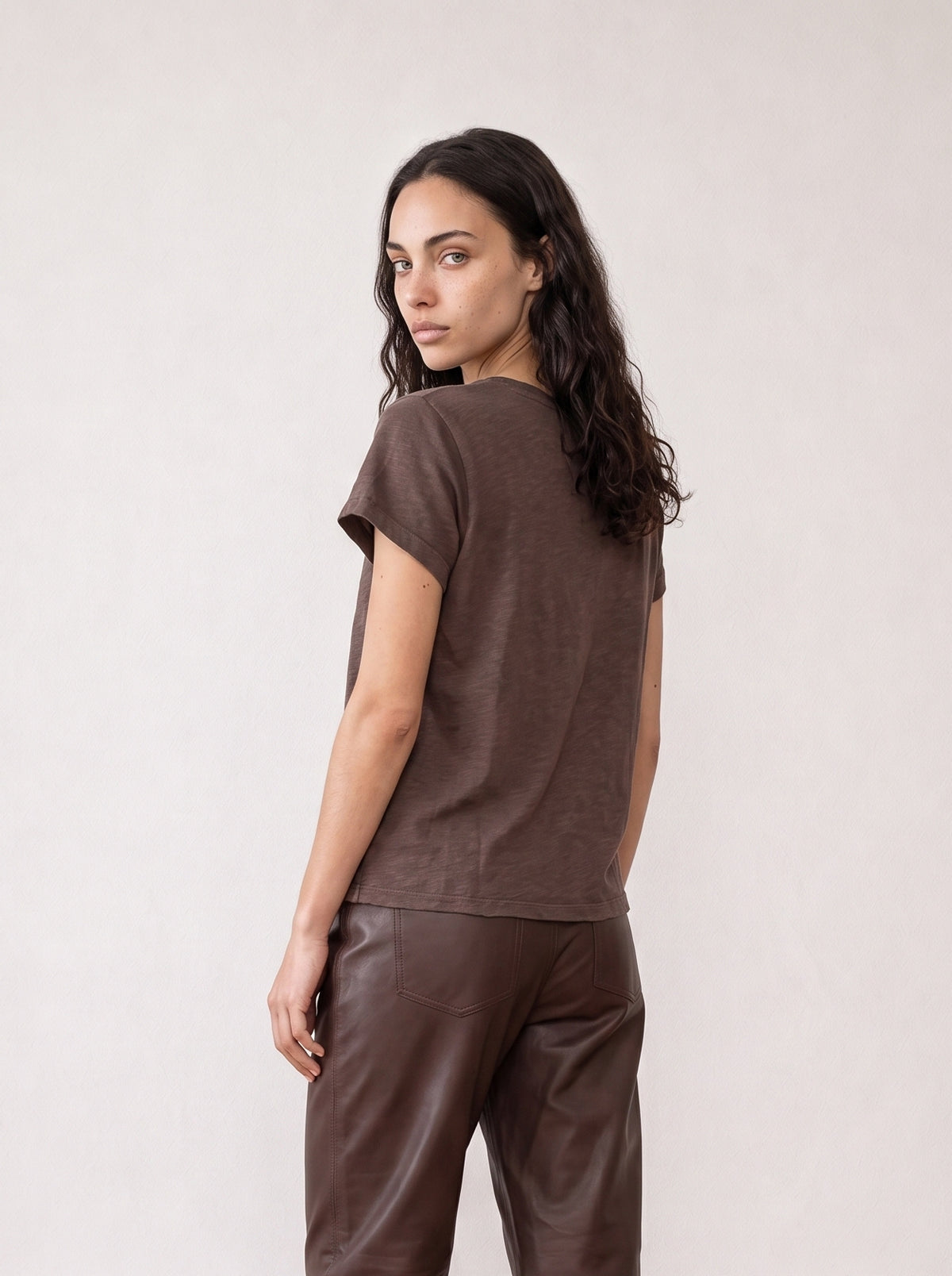 Slub cotton V-neck shirt