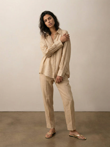 חולצת פשתן מכופתרת קלאסית