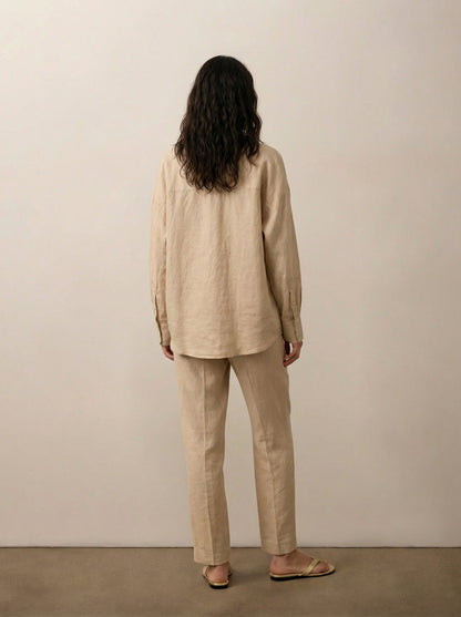 חולצת פשתן מכופתרת קלאסית