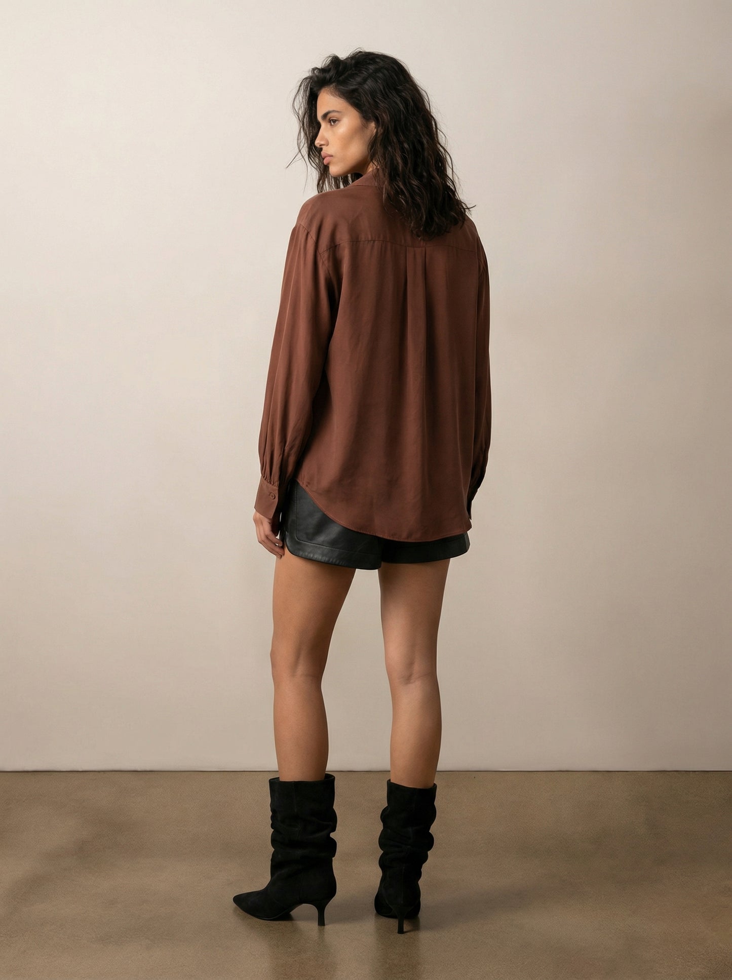 חולצת משי מכופתרת