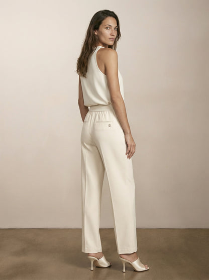 Tailored pants with side pockets