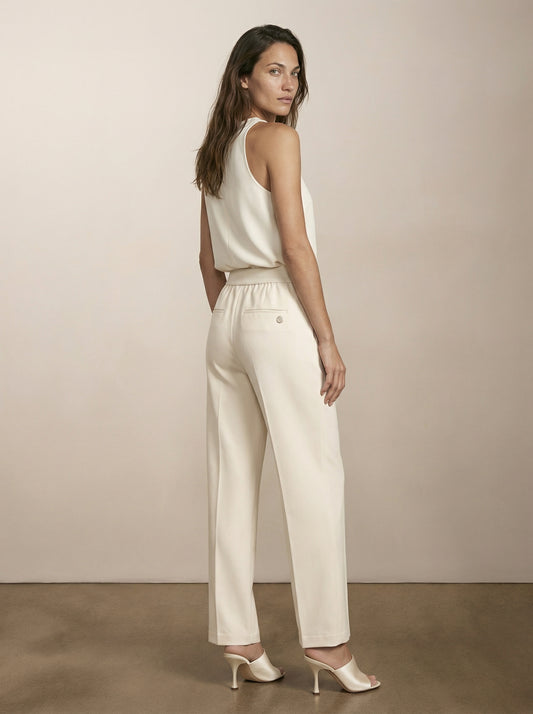 Tailored pants with side pockets