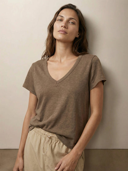 חולצת טי בייסיק צווארון וי