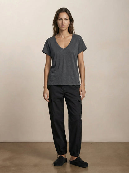 חולצת טי בייסיק צווארון וי