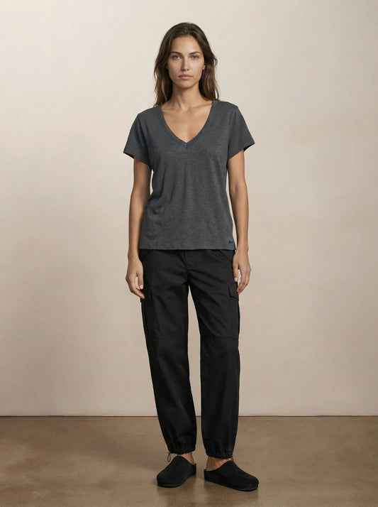 חולצת טי בייסיק צווארון וי