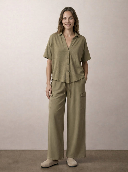 חולצת טי מכופתרת