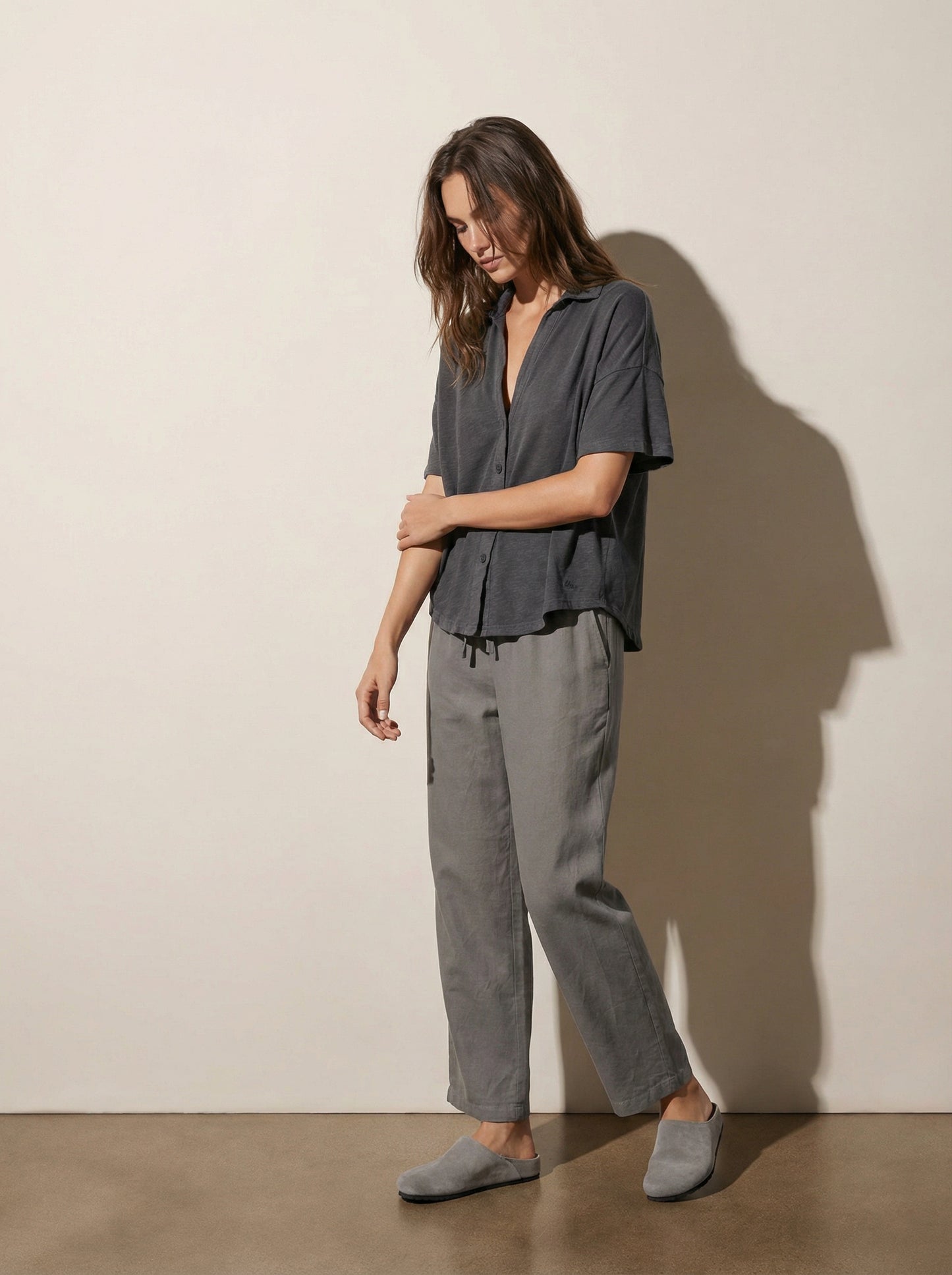 חולצת טי מכופתרת