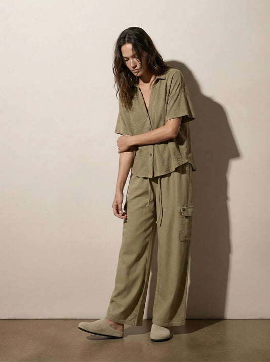 חולצת טי מכופתרת