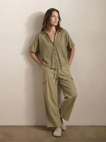 חולצת טי מכופתרת