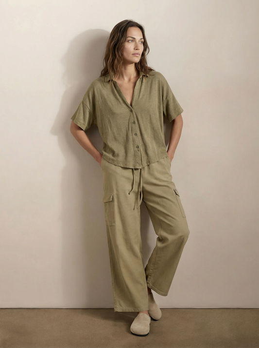 חולצת טי מכופתרת