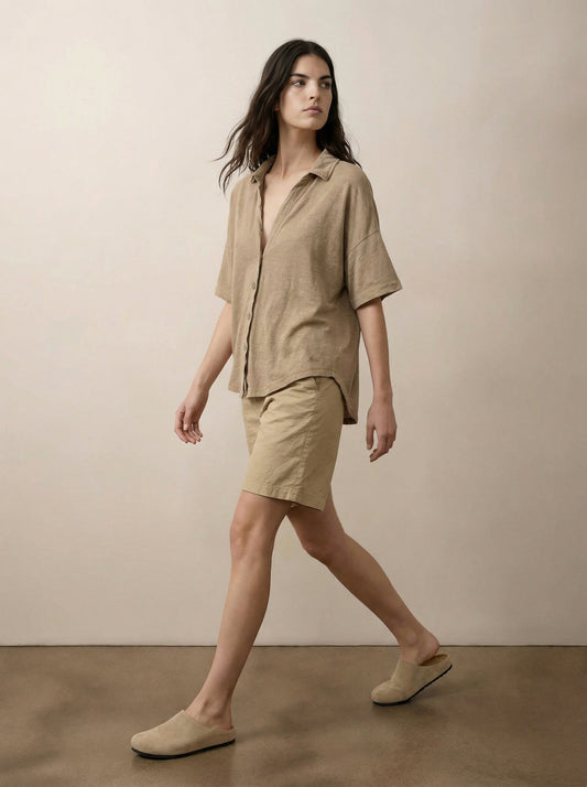 חולצת טי מכופתרת