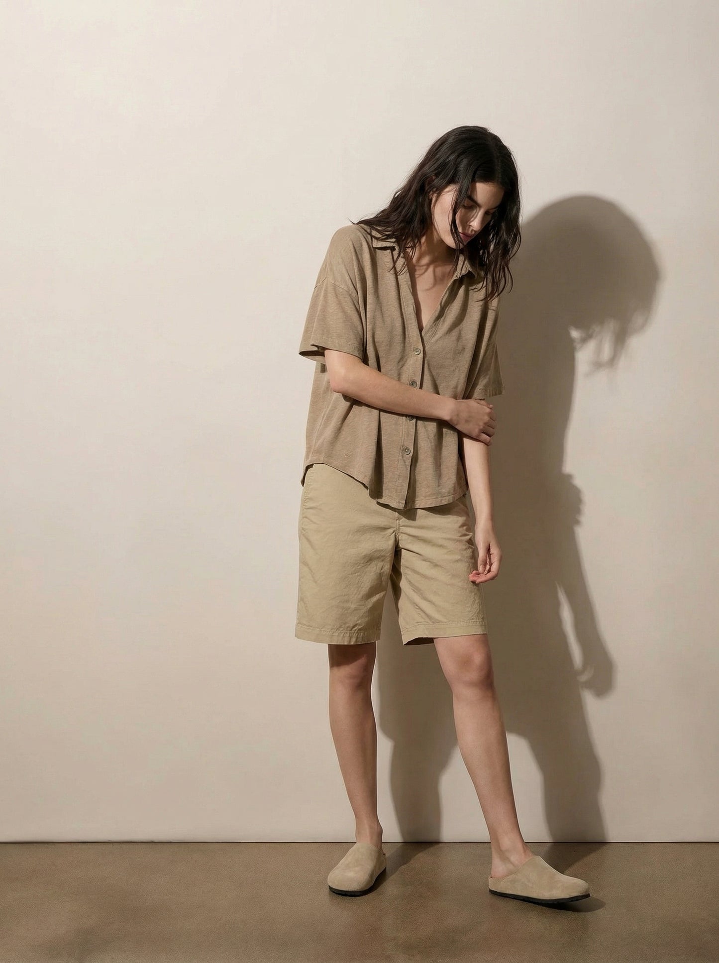 חולצת טי מכופתרת