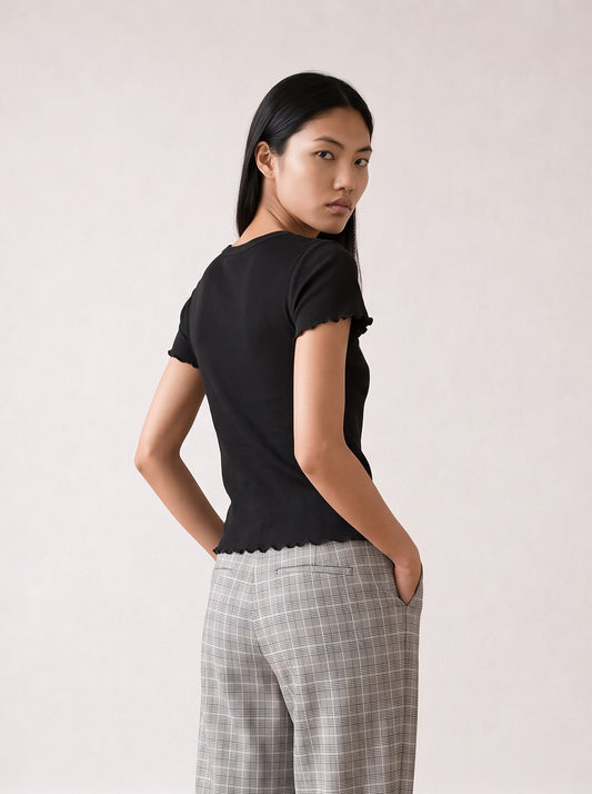 Short-sleeved T-shirt with embellishment