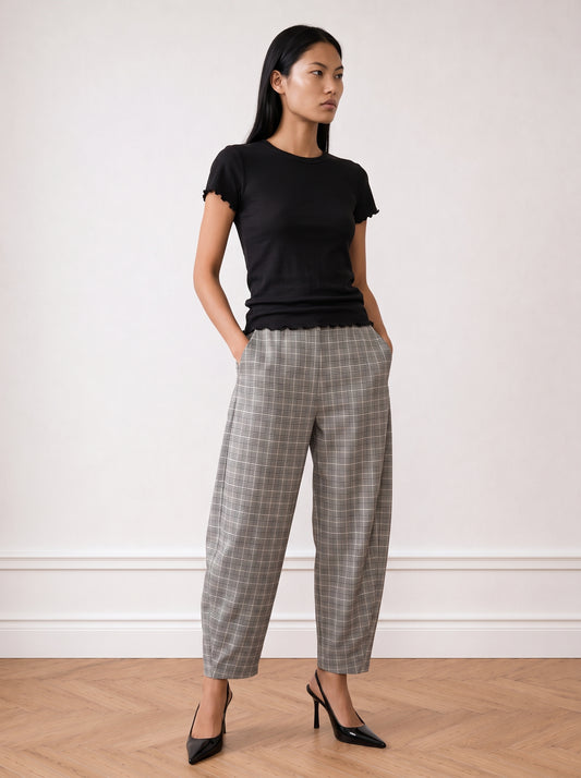 Short-sleeved T-shirt with embellishment