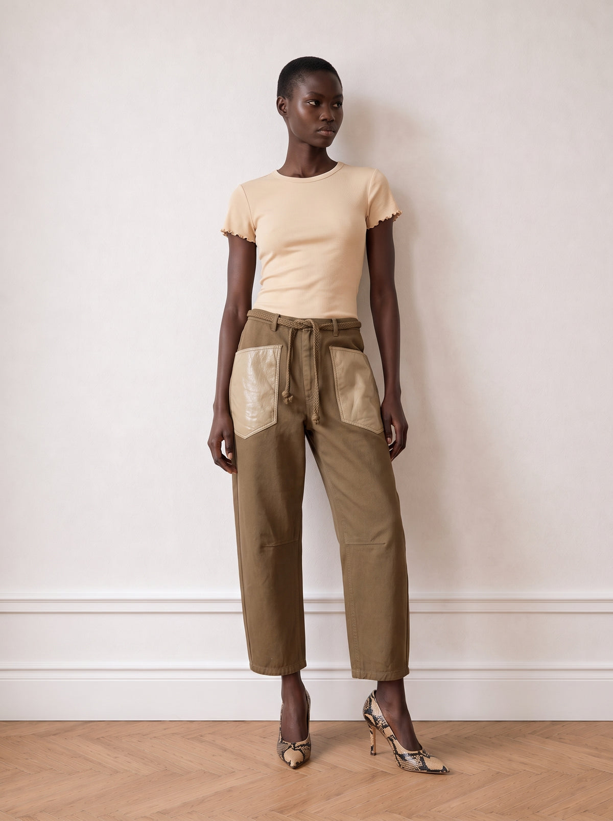 Short-sleeved T-shirt with embellishment