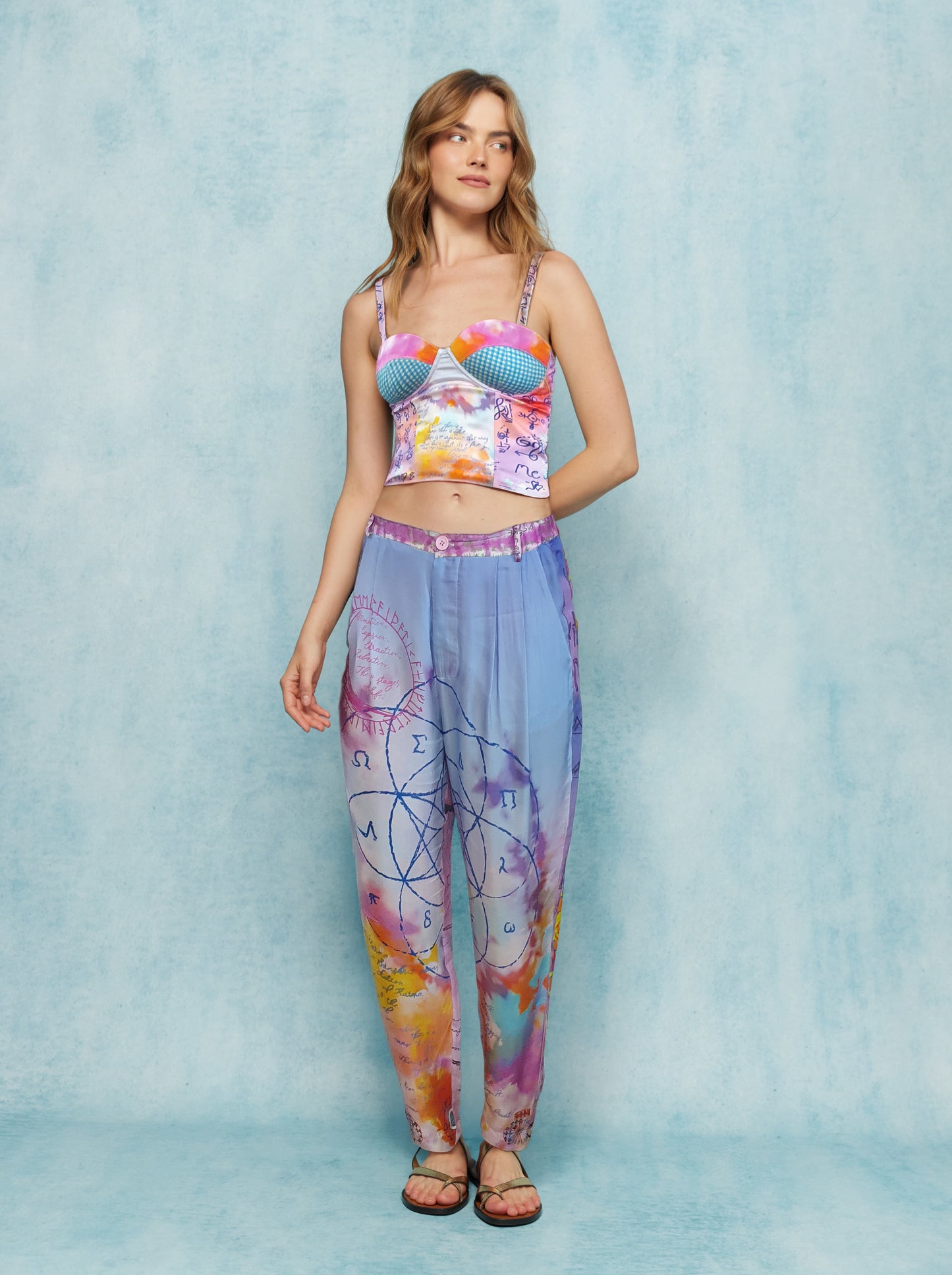אמרי מחוך