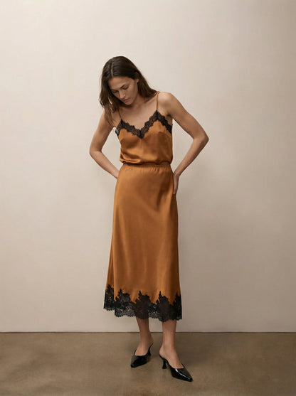Long skirt with lace combination