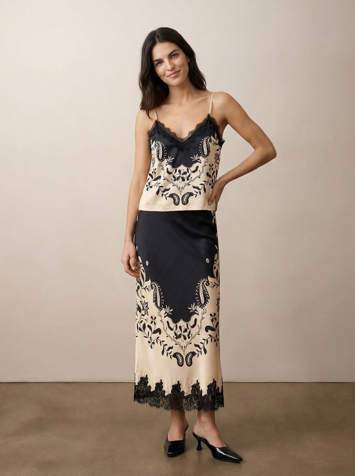 חצאית ארוכה שילוב תחרה