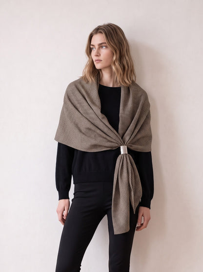 Shawl with gold ring