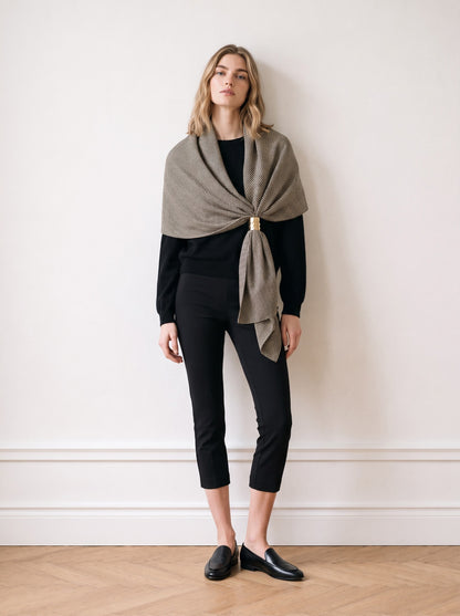 Shawl with gold ring