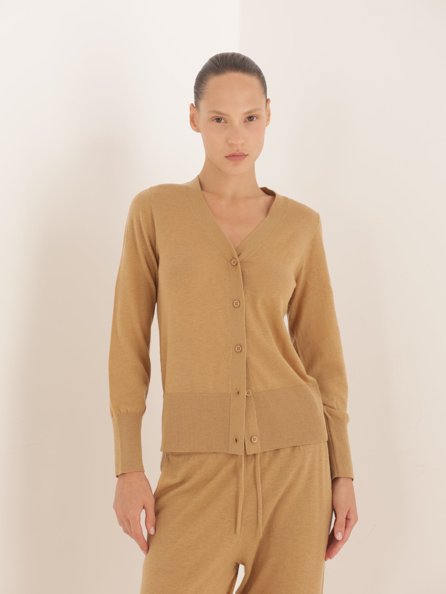 Knit buttoned cardigan