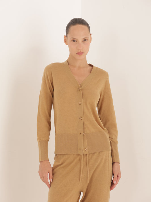 Knit buttoned cardigan
